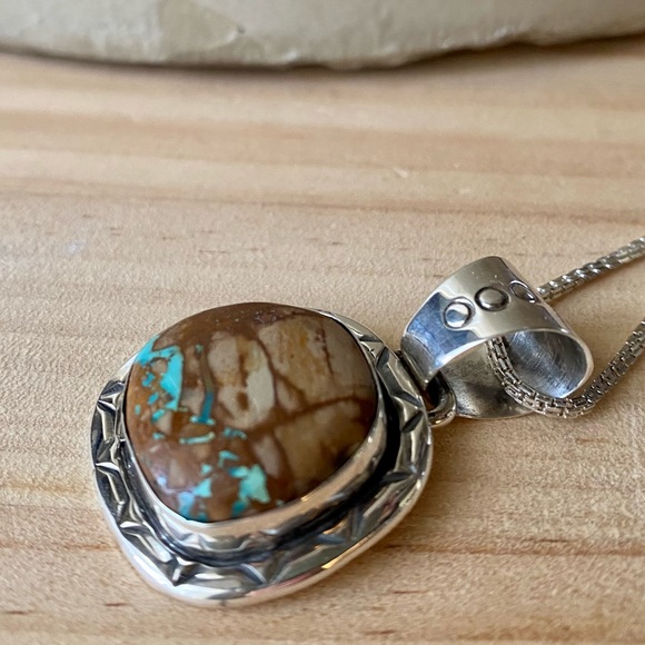 Unique Turquoise Pendant set in .925 Sterling signed TS by the artist. - Picture 5 of 9